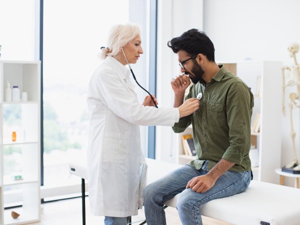 ¿Qué es la bronquitis y cómo diferenciarla de un resfriado?